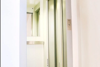 Modernizace výtahu, 6 osob, 10 stanic, Praha 2